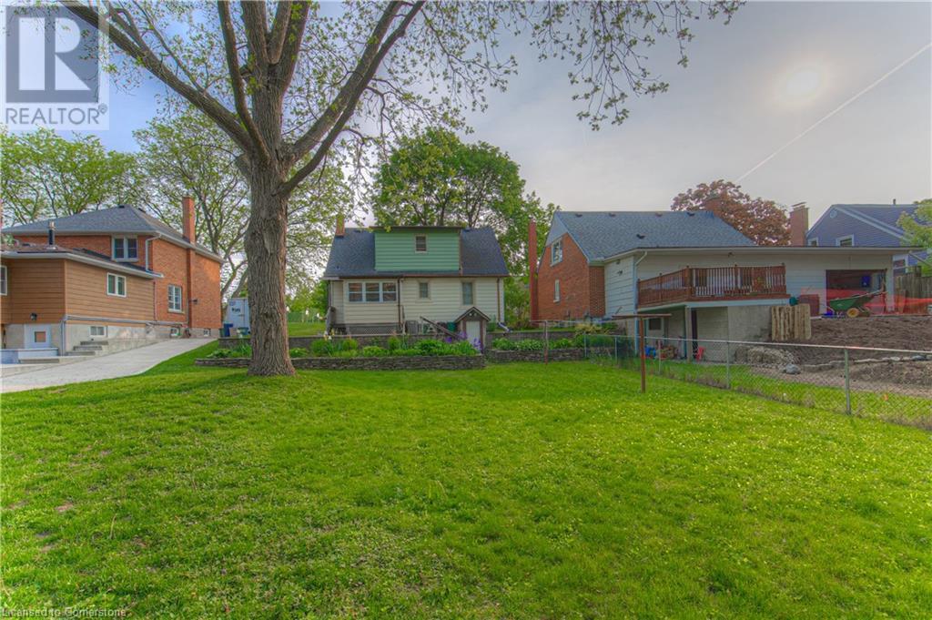 56 Roslin Avenue S, Waterloo, Ontario N2L 2G8 - Photo 31 - 40736130