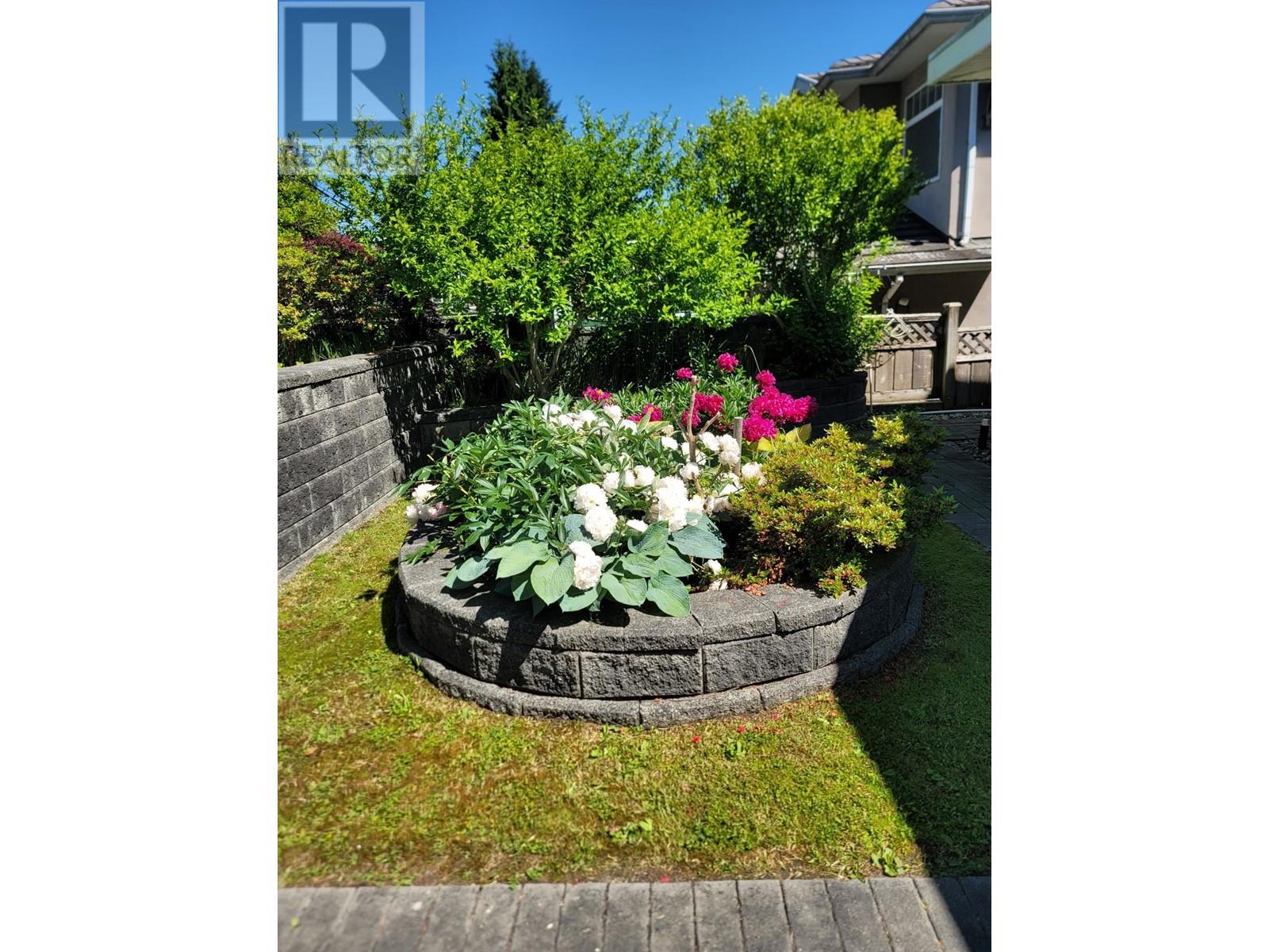 3330 Douglas Road, Burnaby, British Columbia  V5G 3N9 - Photo 3 - R3010191