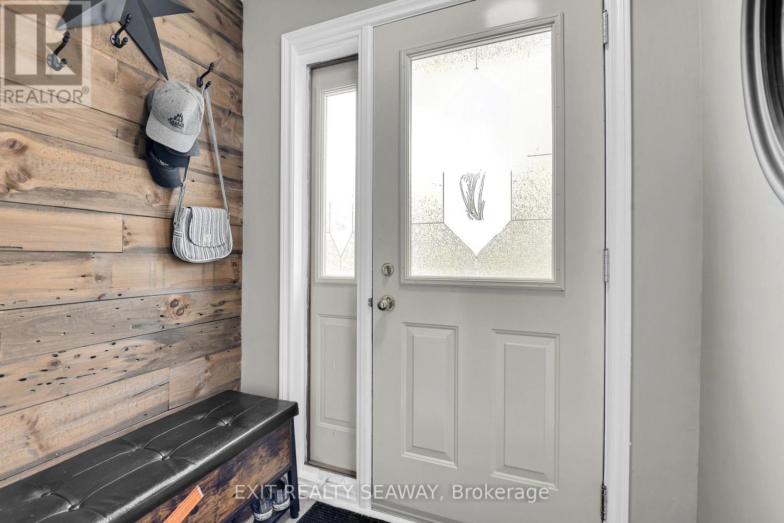 Property at 1211 LEONARD AVENUE image 4