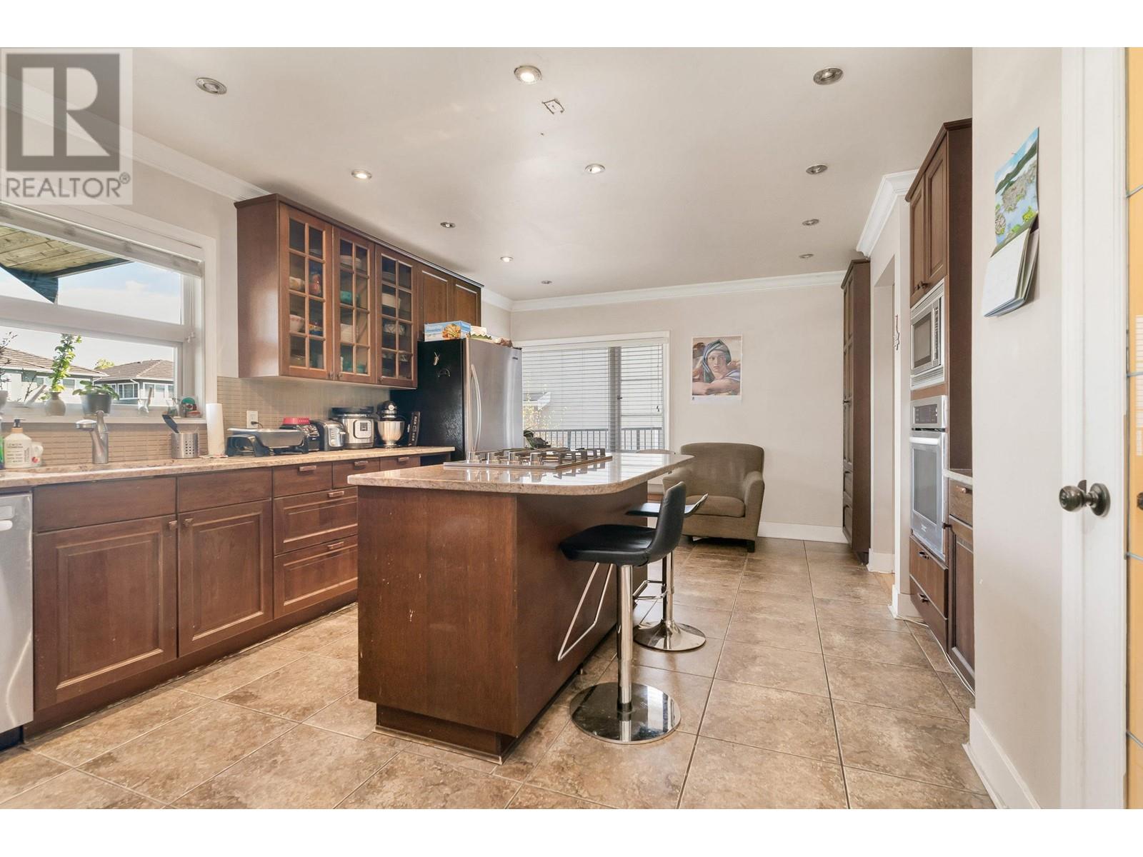 6895 Curtis Street, Burnaby, British Columbia  V5B 2B2 - Photo 4 - R2990482