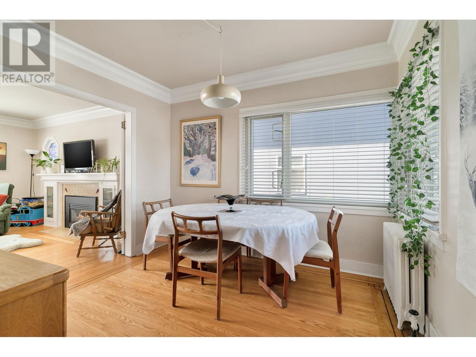 6895 Curtis Street, Burnaby, British Columbia  V5B 2B2 - Photo 8 - R2990482
