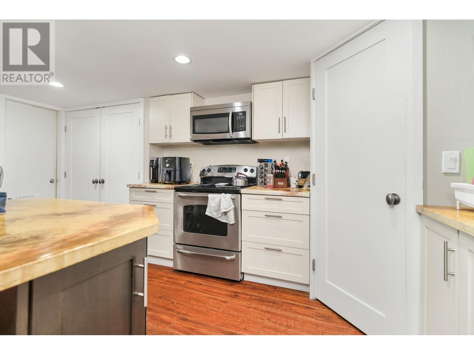 6895 Curtis Street, Burnaby, British Columbia  V5B 2B2 - Photo 18 - R2990482