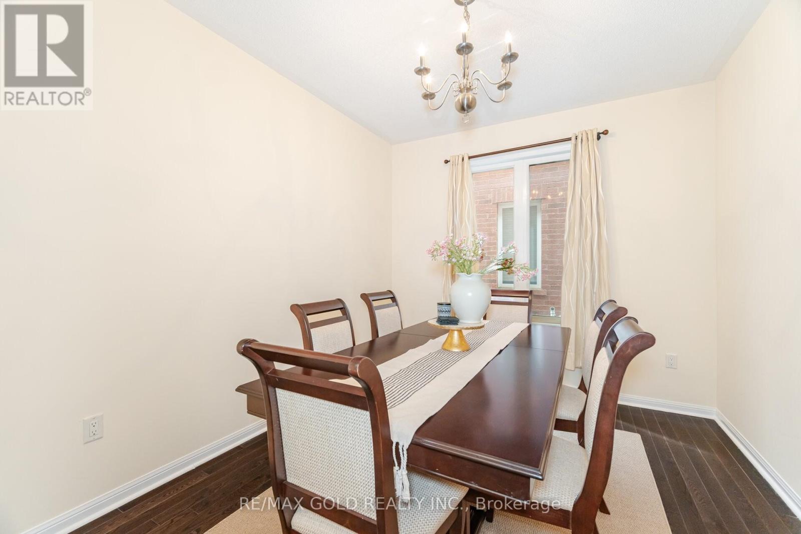 82 Seascape Crescent, Brampton, Ontario  L6P 3C6 - Photo 5 - W12203436