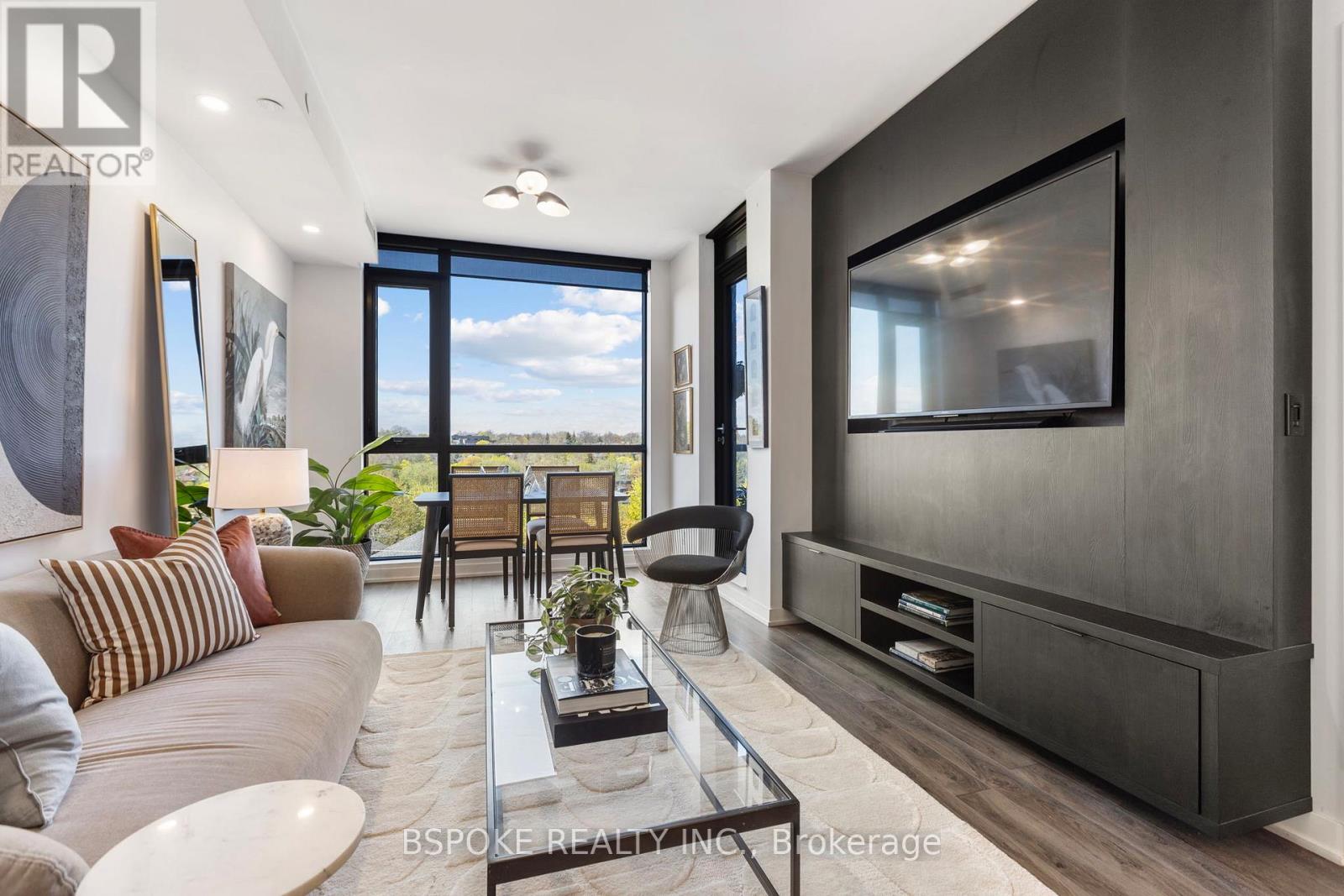 501 - 2118 Bloor Street W, Toronto, Ontario  M6S 0A6 - Photo 2 - W12206121