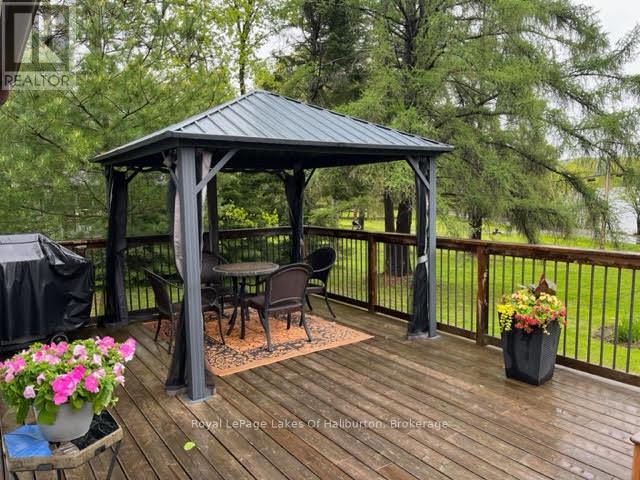 1293 Green Lake Road, Dysart Et Al, Ontario  K0M 1S0 - Photo 10 - X12162876