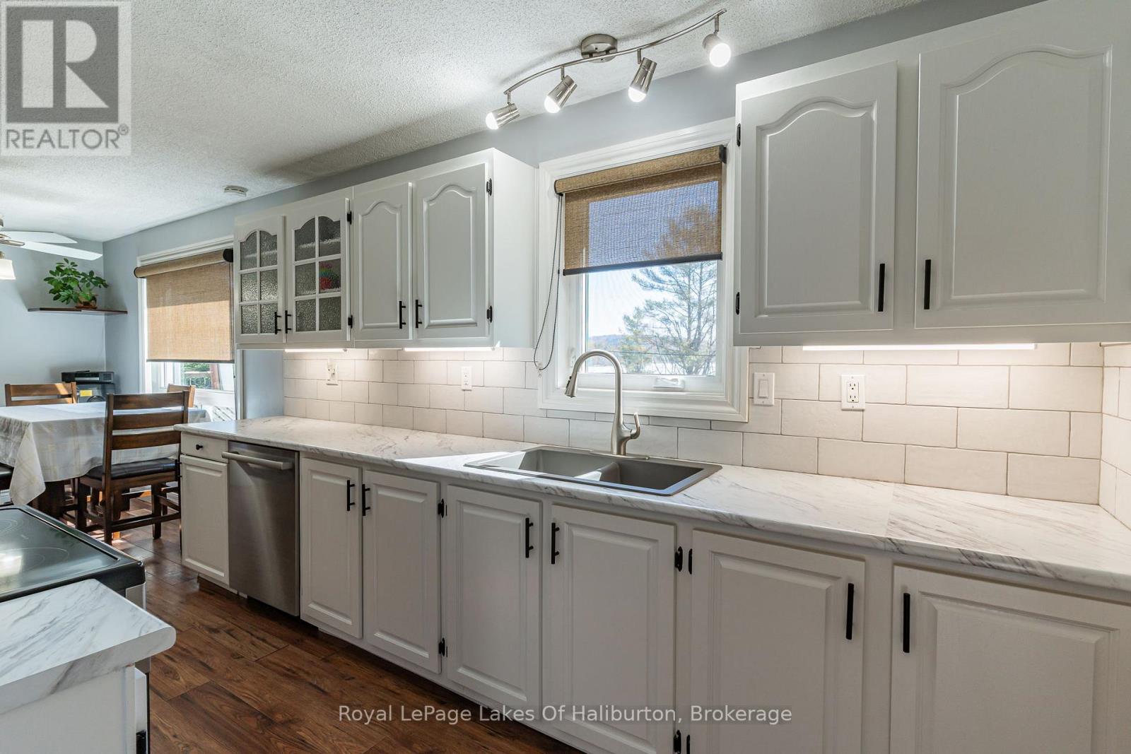 1293 Green Lake Road, Dysart Et Al, Ontario  K0M 1S0 - Photo 14 - X12162876