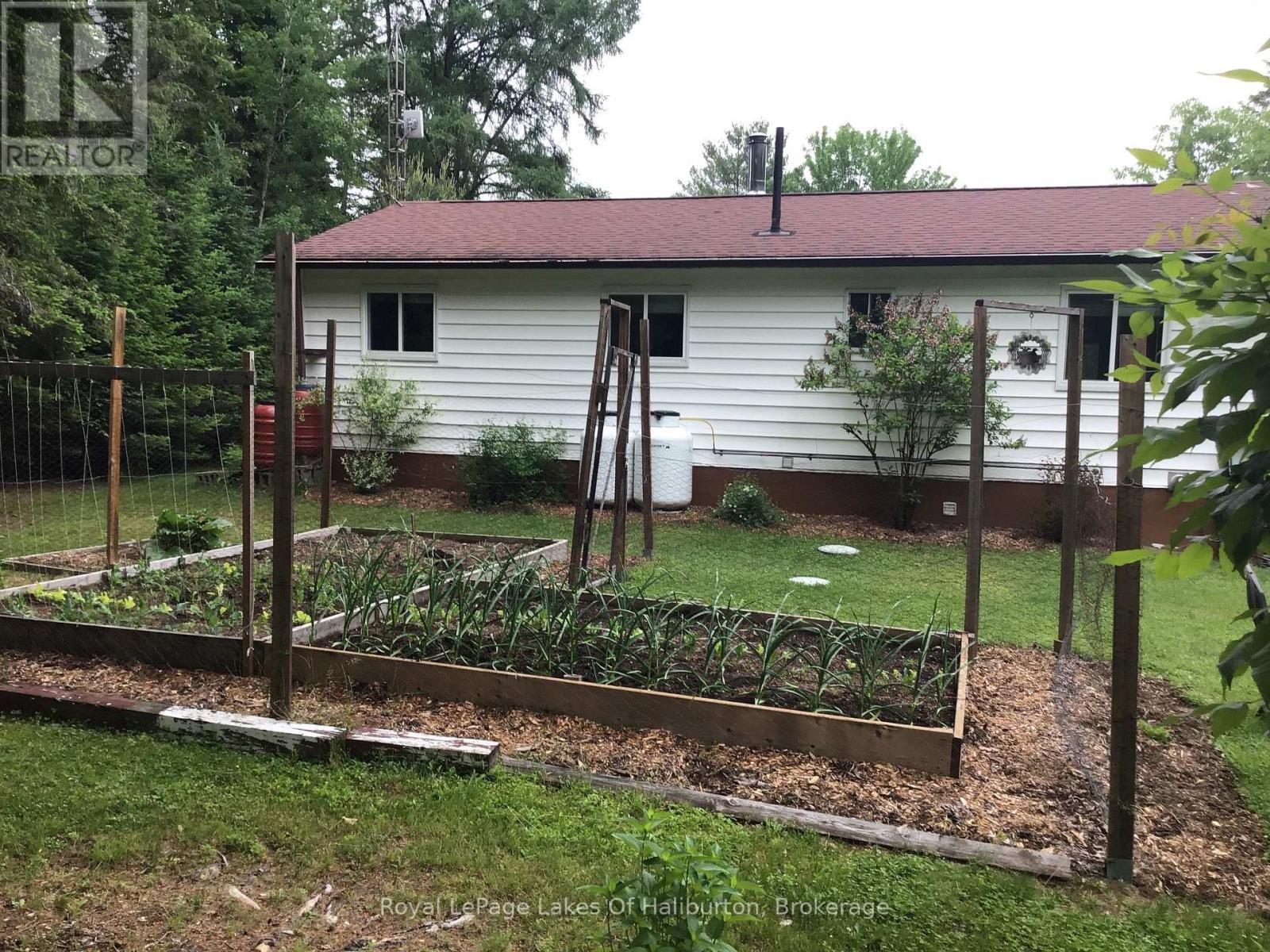 1293 Green Lake Road, Dysart Et Al, Ontario  K0M 1S0 - Photo 9 - X12162876