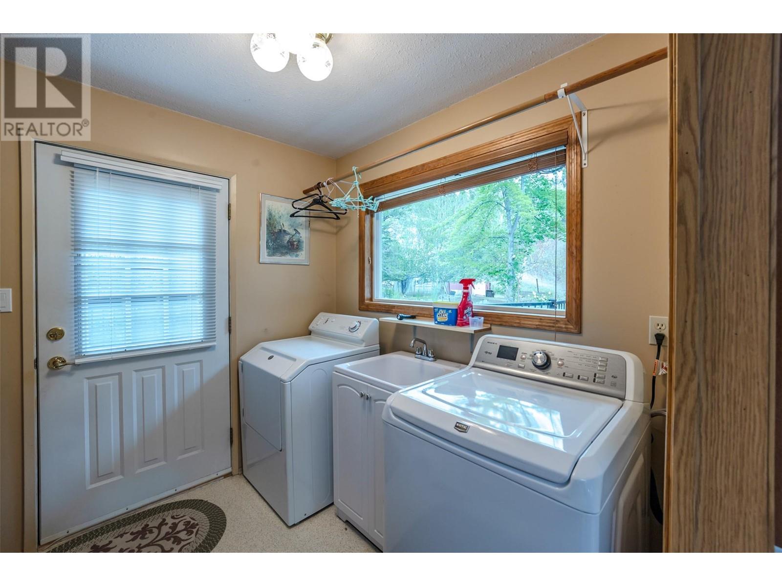 331 Eastside Road, Okanagan Falls, British Columbia  V0H 1R5 - Photo 20 - 10346227