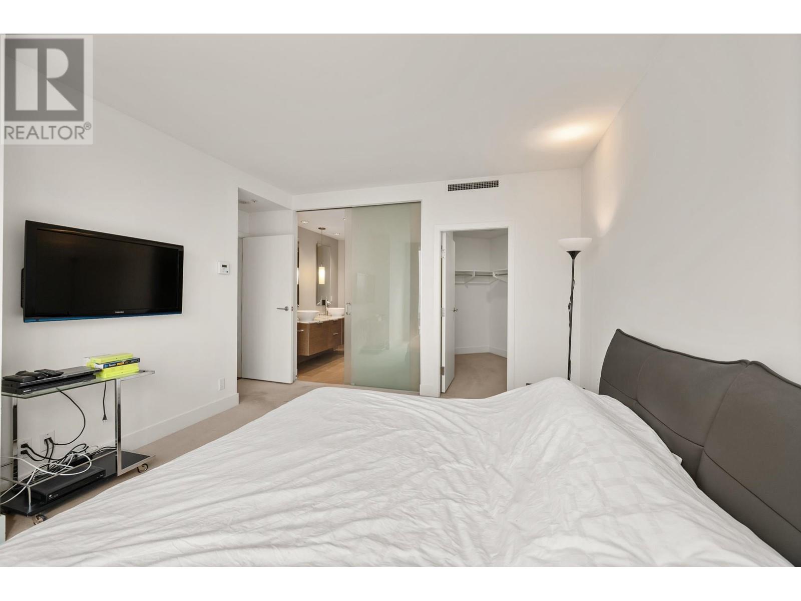 Listing Picture 17 of 27 : 4007 1111 ALBERNI STREET, Vancouver / 溫哥華 - 魯藝地產 Yvonne Lu Group - MLS Medallion Club Member