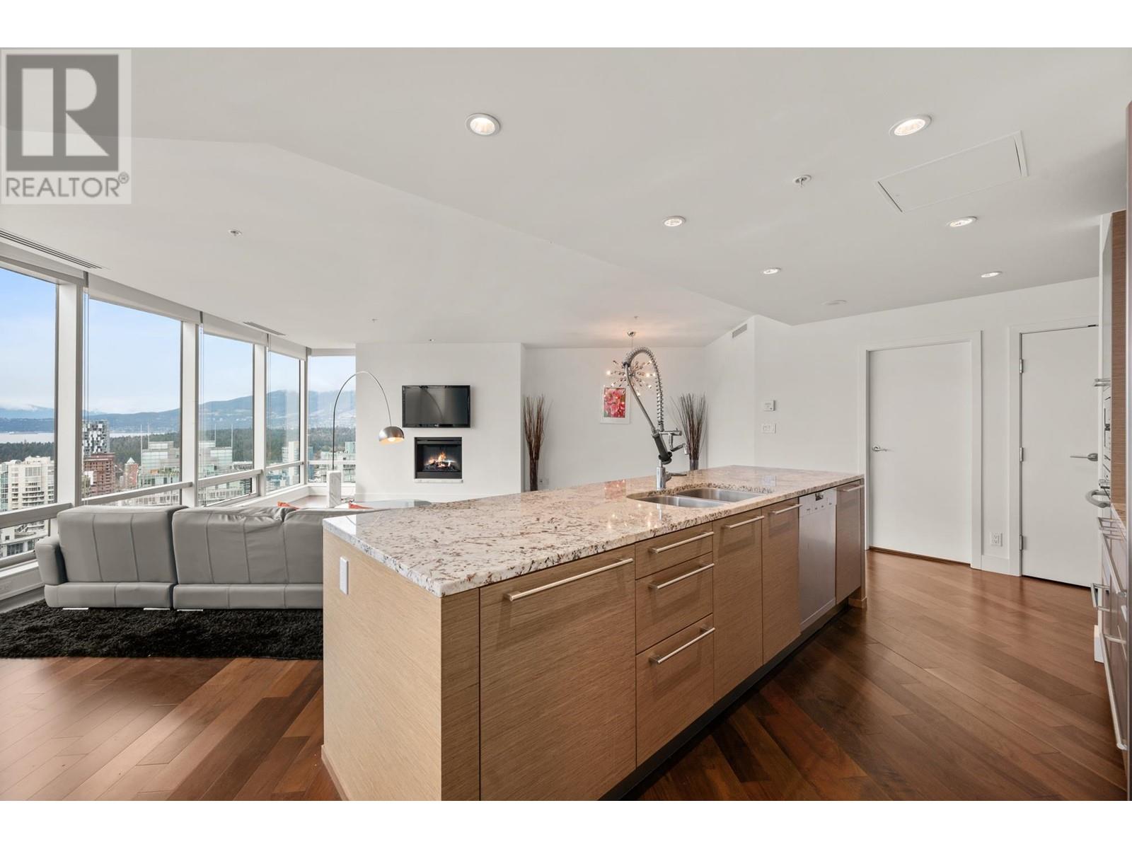 Listing Picture 13 of 27 : 4007 1111 ALBERNI STREET, Vancouver / 溫哥華 - 魯藝地產 Yvonne Lu Group - MLS Medallion Club Member