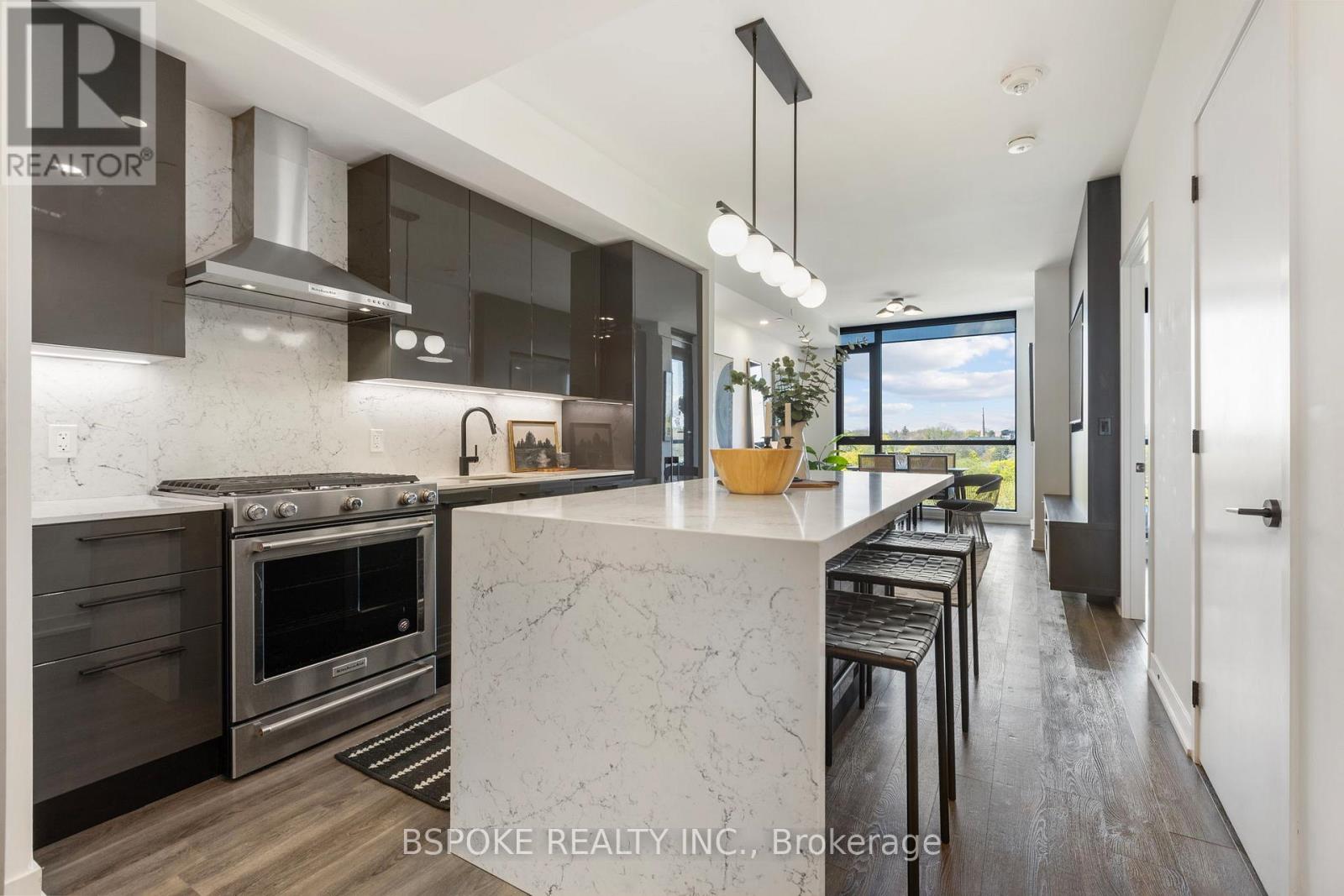 501 - 2118 Bloor Street W, Toronto, Ontario  M6S 0A6 - Photo 5 - W12206121