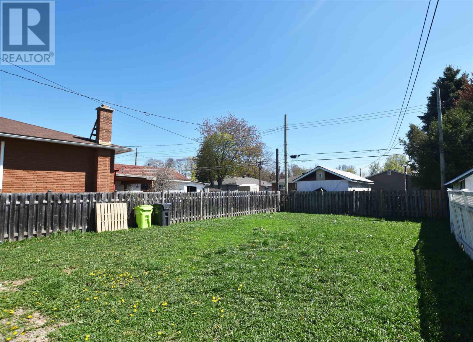 225 Tilley Rd, Sault Ste Marie, Ontario  P6B 3Z3 - Photo 5 - SM251153
