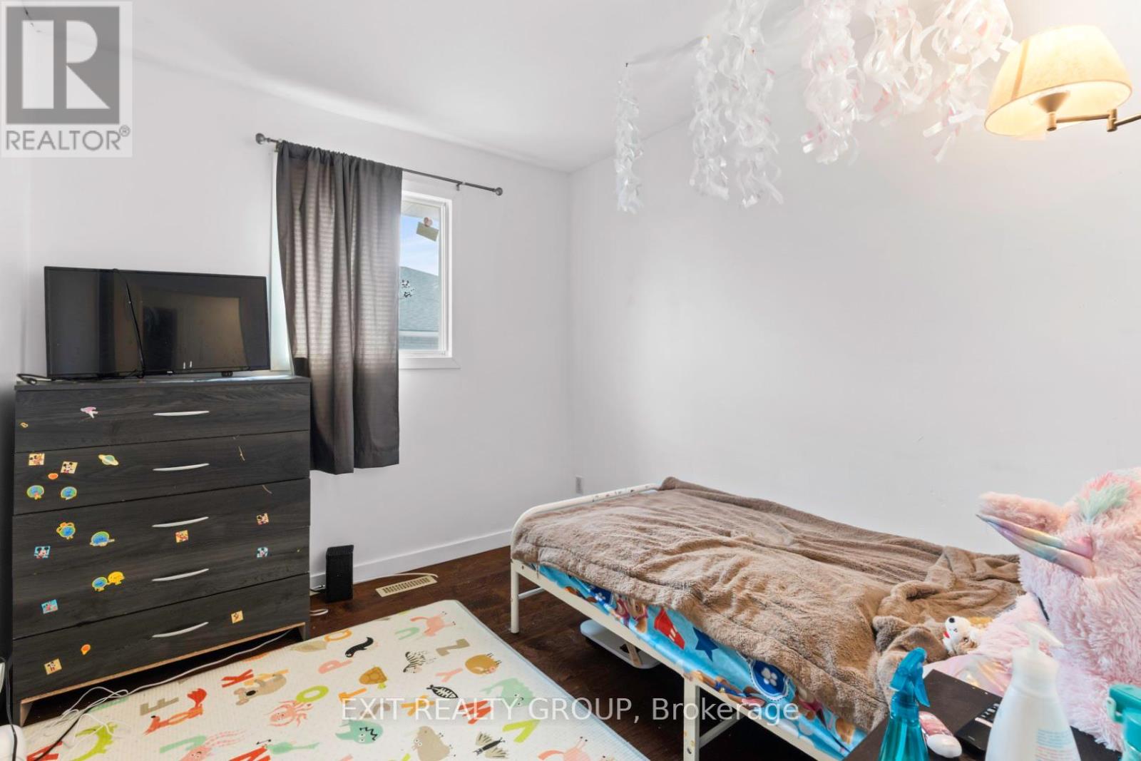 94 Maple Drive, Belleville, Ontario  K8P 2R2 - Photo 8 - X12193432