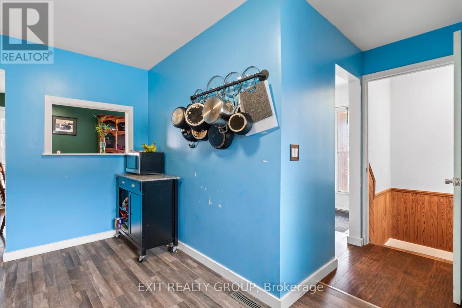 94 Maple Drive, Belleville, Ontario  K8P 2R2 - Photo 6 - X12193432