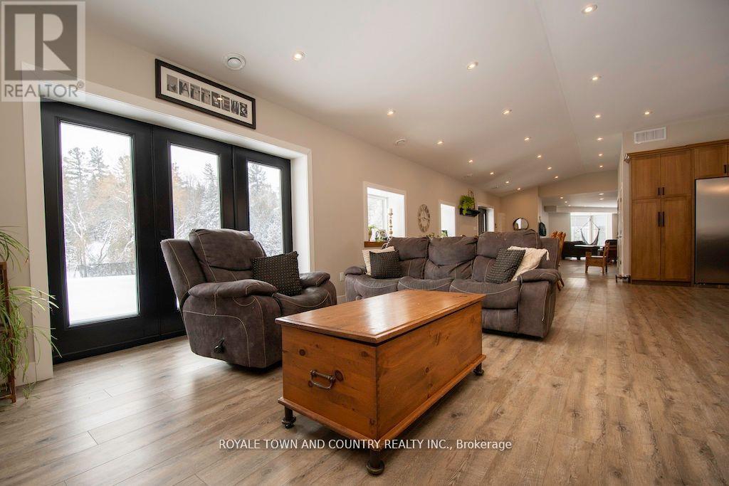 829 Peace Road, Kawartha Lakes, Ontario  K0L 2W0 - Photo 17 - X12207385