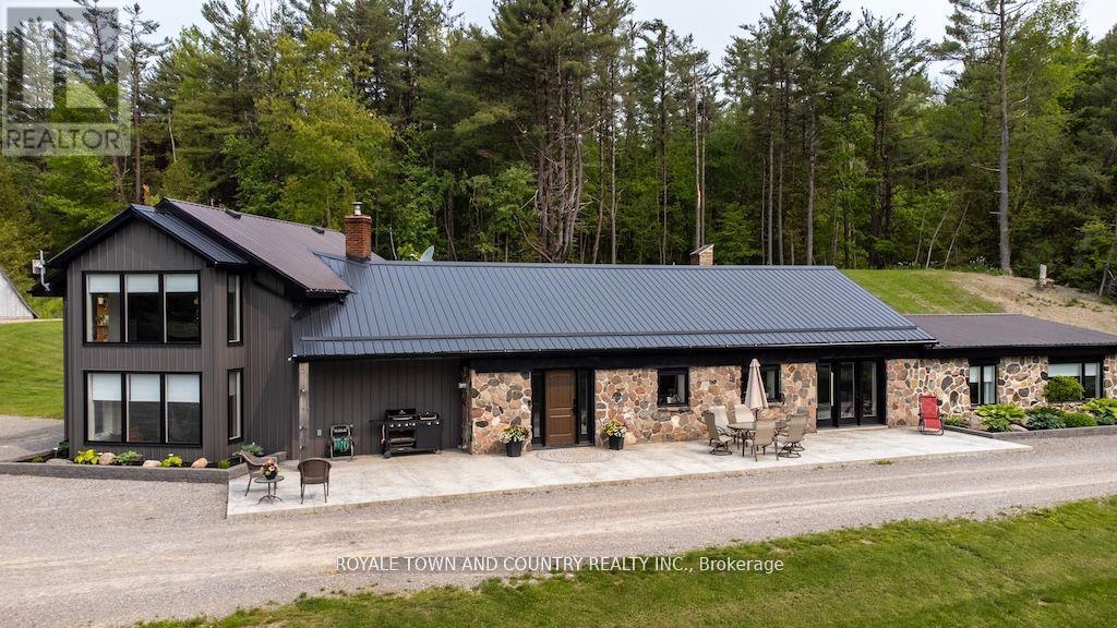 829 Peace Road, Kawartha Lakes, Ontario  K0L 2W0 - Photo 3 - X12207385