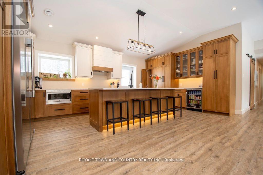 829 Peace Road, Kawartha Lakes, Ontario  K0L 2W0 - Photo 9 - X12207385