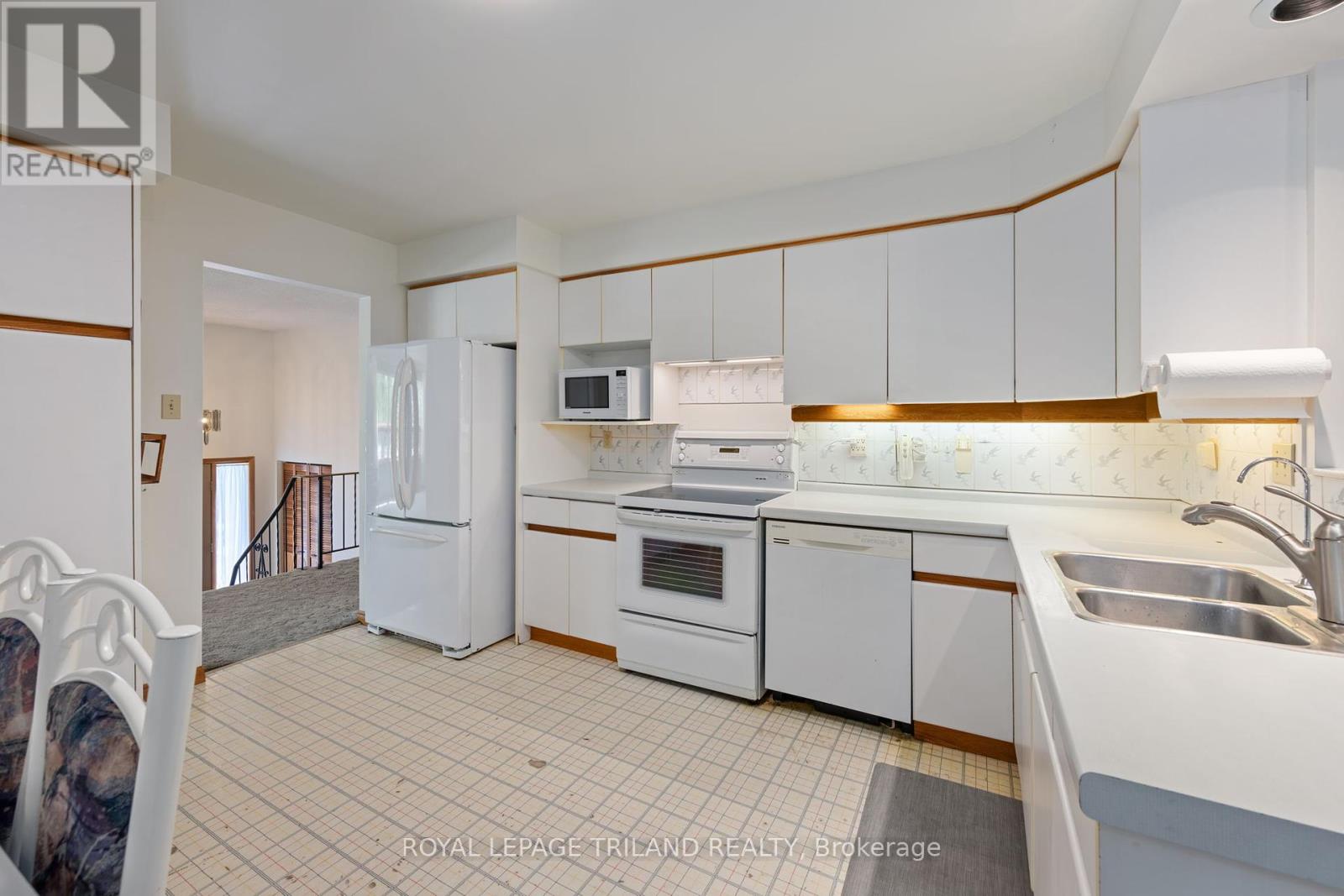 116 Charles Street W, Ingersoll, Ontario  N5C 2L8 - Photo 12 - X12207409