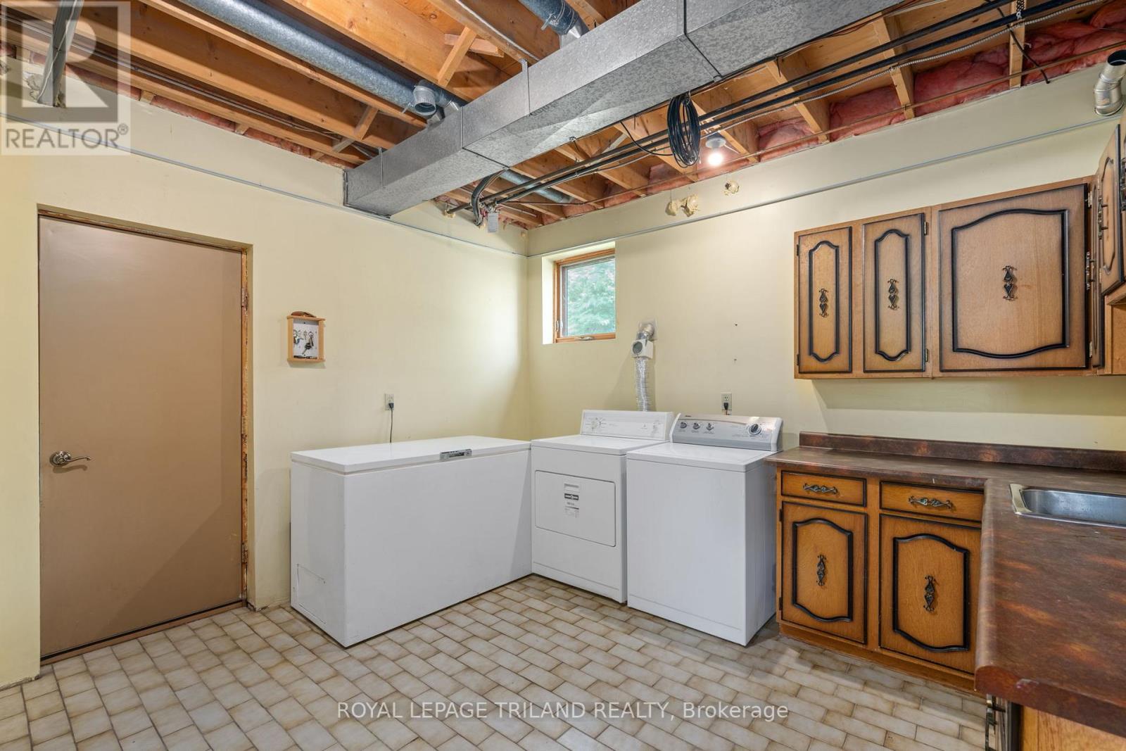 116 Charles Street W, Ingersoll, Ontario  N5C 2L8 - Photo 24 - X12207409