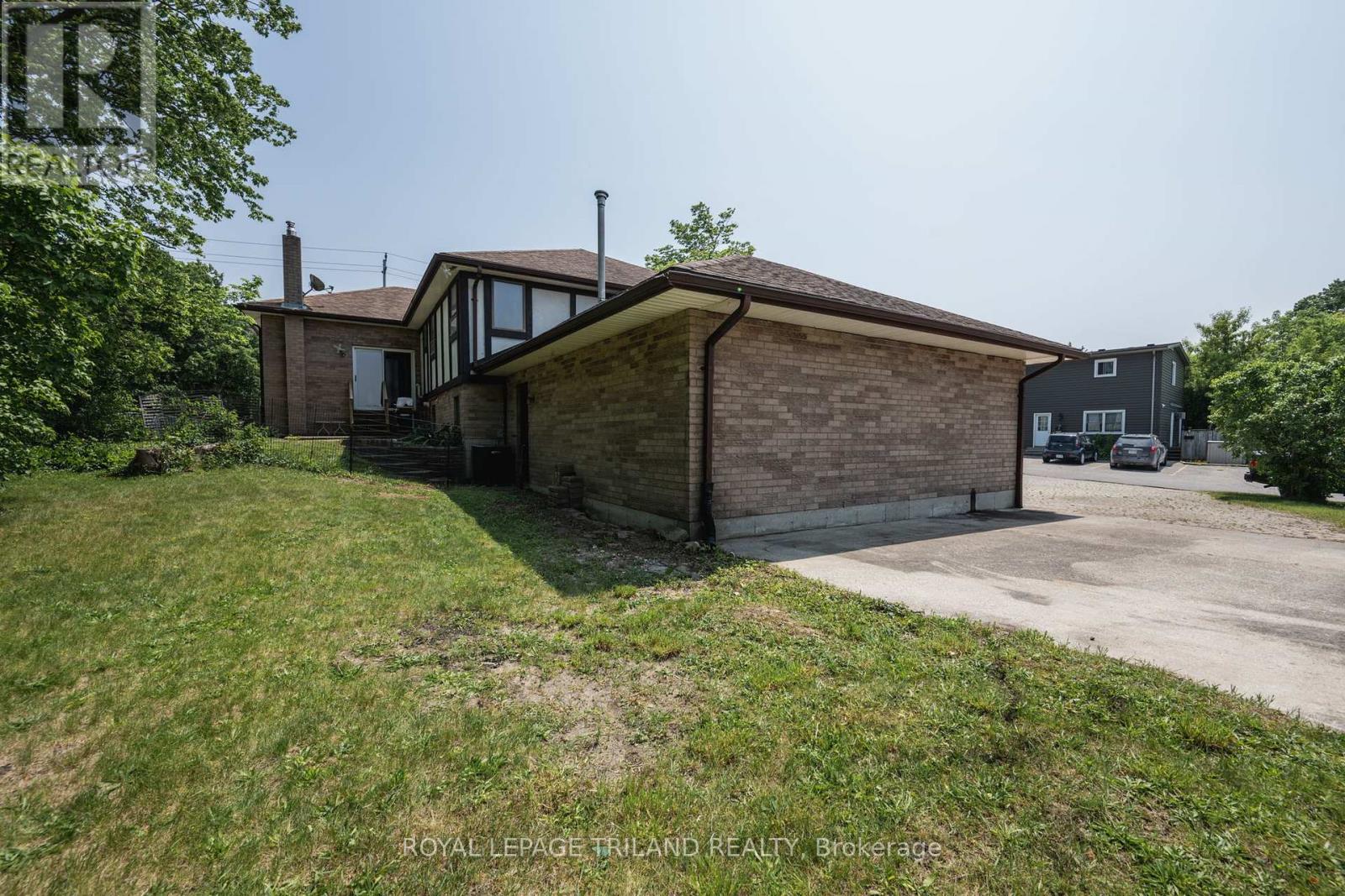 116 Charles Street W, Ingersoll, Ontario  N5C 2L8 - Photo 33 - X12207409