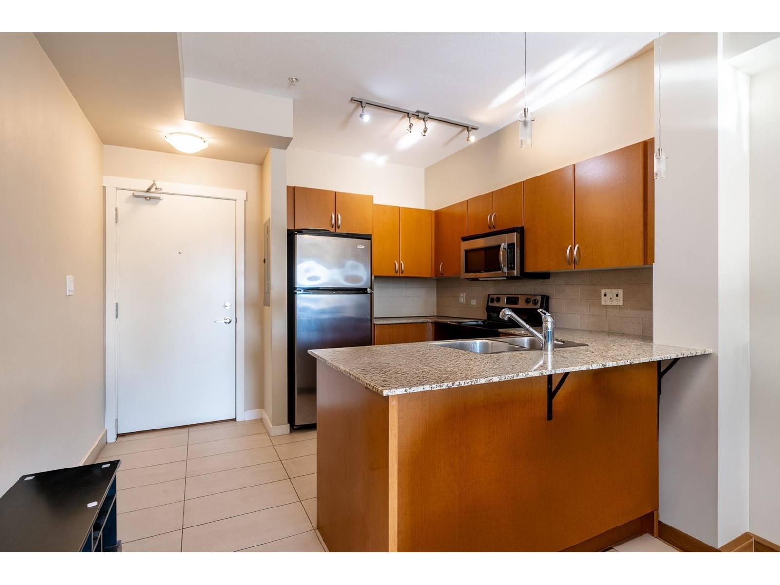 323 13789 107a Avenue, Surrey, British Columbia  V3T 0B8 - Photo 6 - R3012613