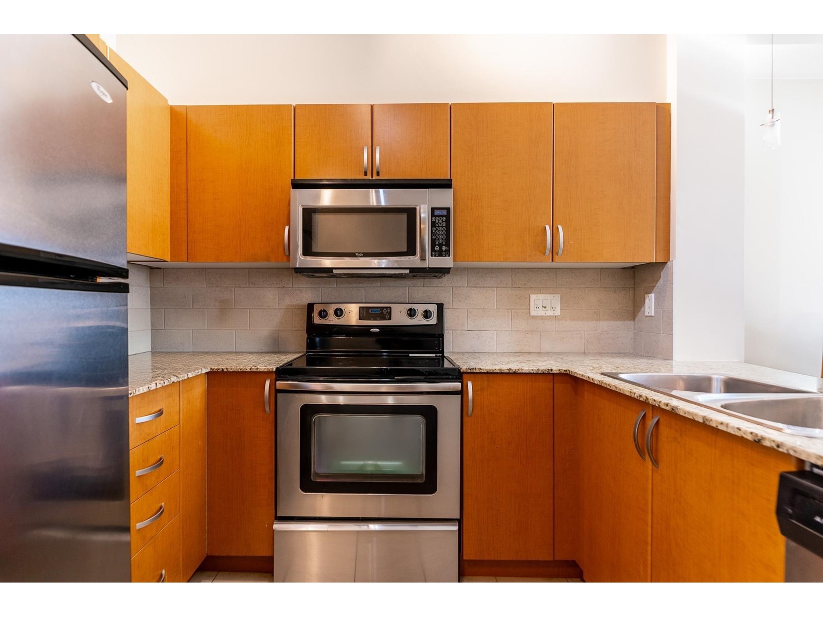 323 13789 107a Avenue, Surrey, British Columbia  V3T 0B8 - Photo 5 - R3012613