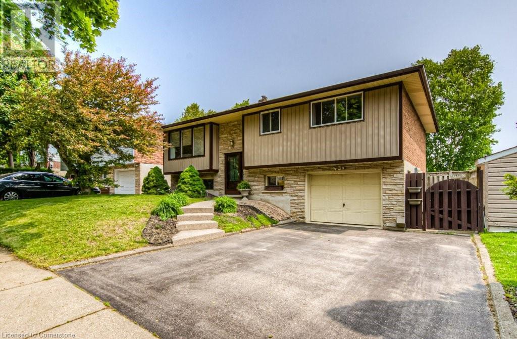 11 COACH HILL Drive, Kitchener, Ontario