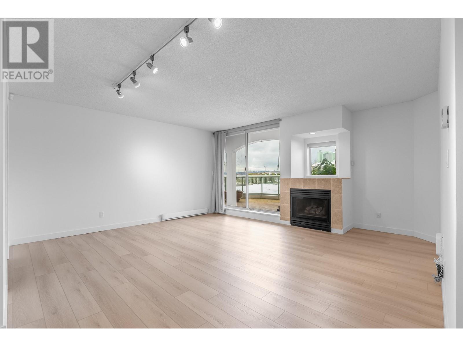 160 168 Chadwick Court, North Vancouver, British Columbia  V7M 3L4 - Photo 8 - R3012892