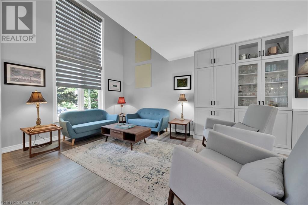 Property at 3 CLANSMAN Crescent image 2