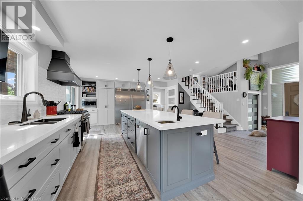 Property at 3 CLANSMAN Crescent image 5