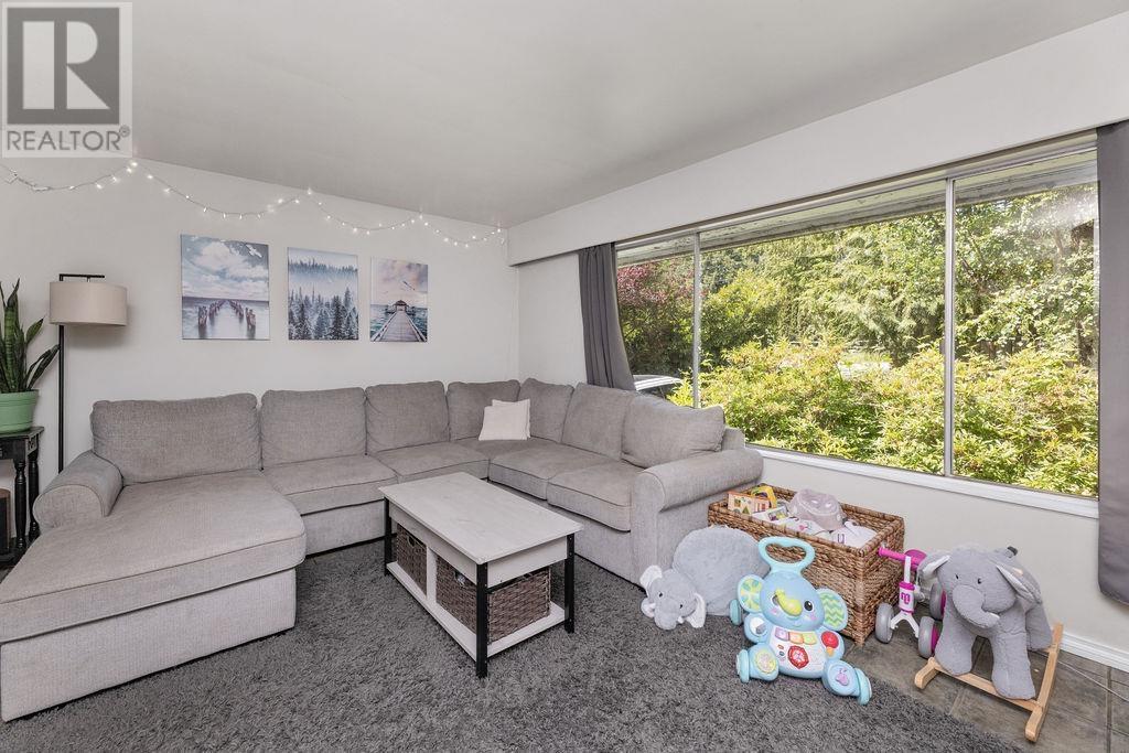 1009 Reed Road, Gibsons, British Columbia  V0N 1V7 - Photo 11 - R3012882