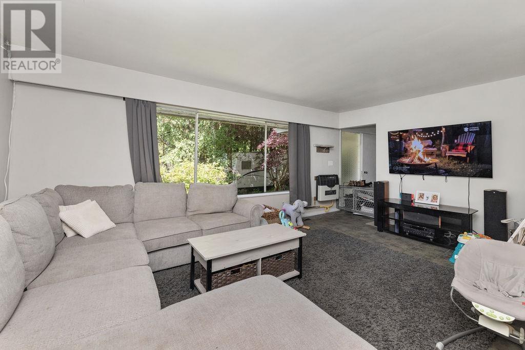 1009 Reed Road, Gibsons, British Columbia  V0N 1V7 - Photo 12 - R3012882