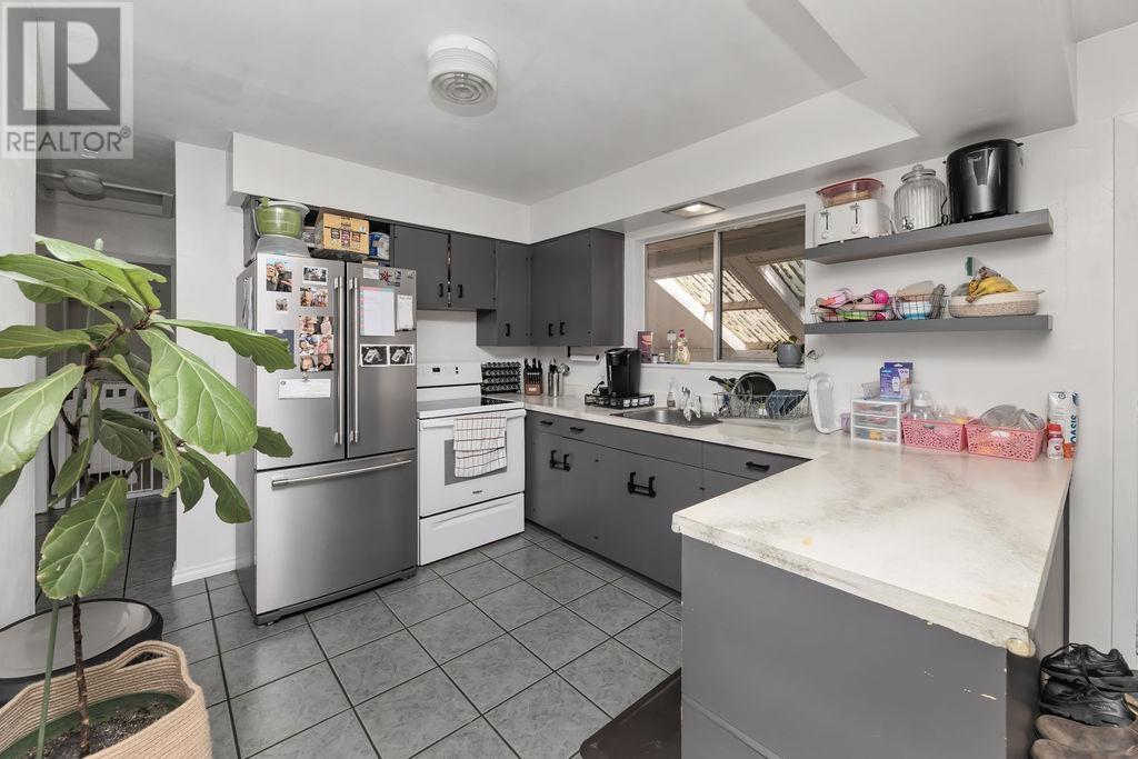 1009 Reed Road, Gibsons, British Columbia  V0N 1V7 - Photo 15 - R3012882