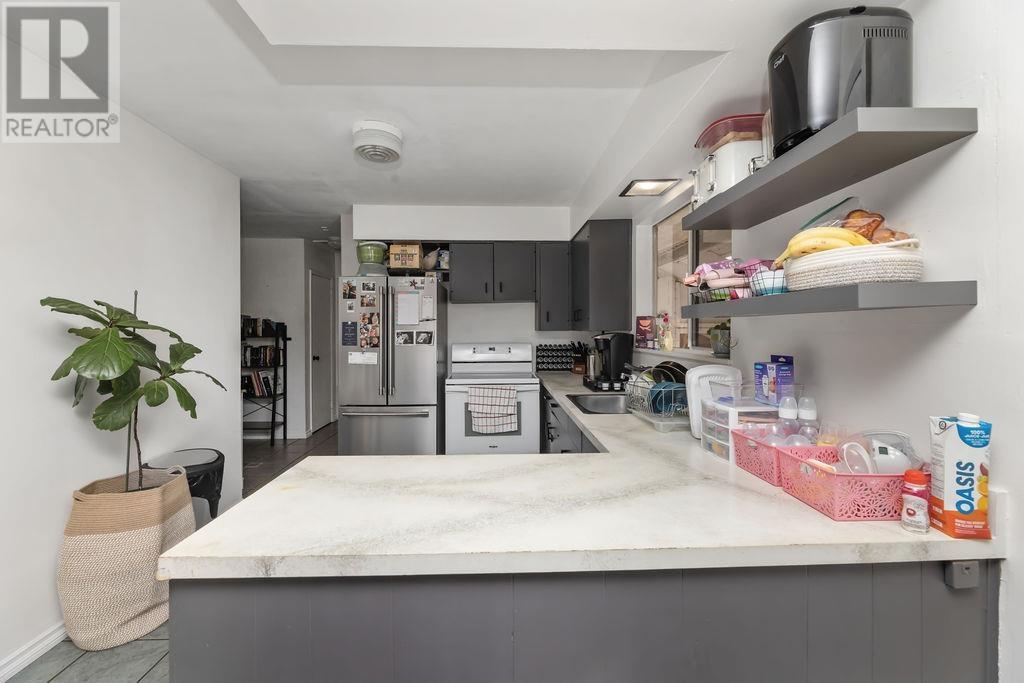 1009 Reed Road, Gibsons, British Columbia  V0N 1V7 - Photo 16 - R3012882