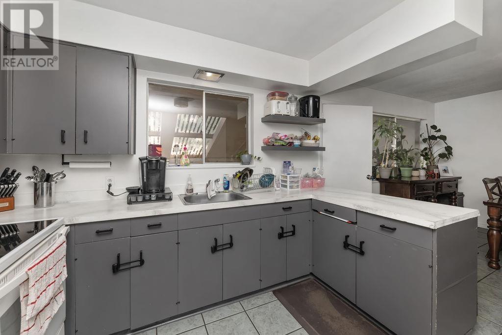 1009 Reed Road, Gibsons, British Columbia  V0N 1V7 - Photo 17 - R3012882