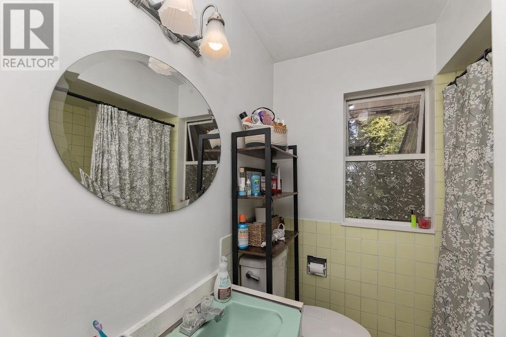 1009 Reed Road, Gibsons, British Columbia  V0N 1V7 - Photo 20 - R3012882