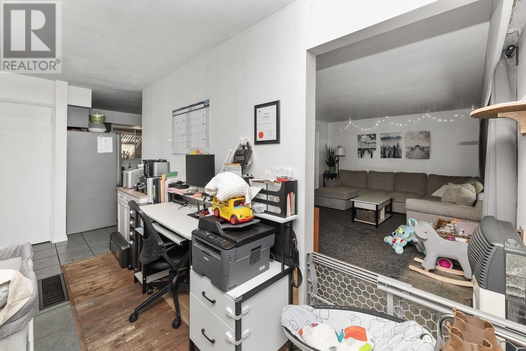 1009 Reed Road, Gibsons, British Columbia  V0N 1V7 - Photo 8 - R3012882