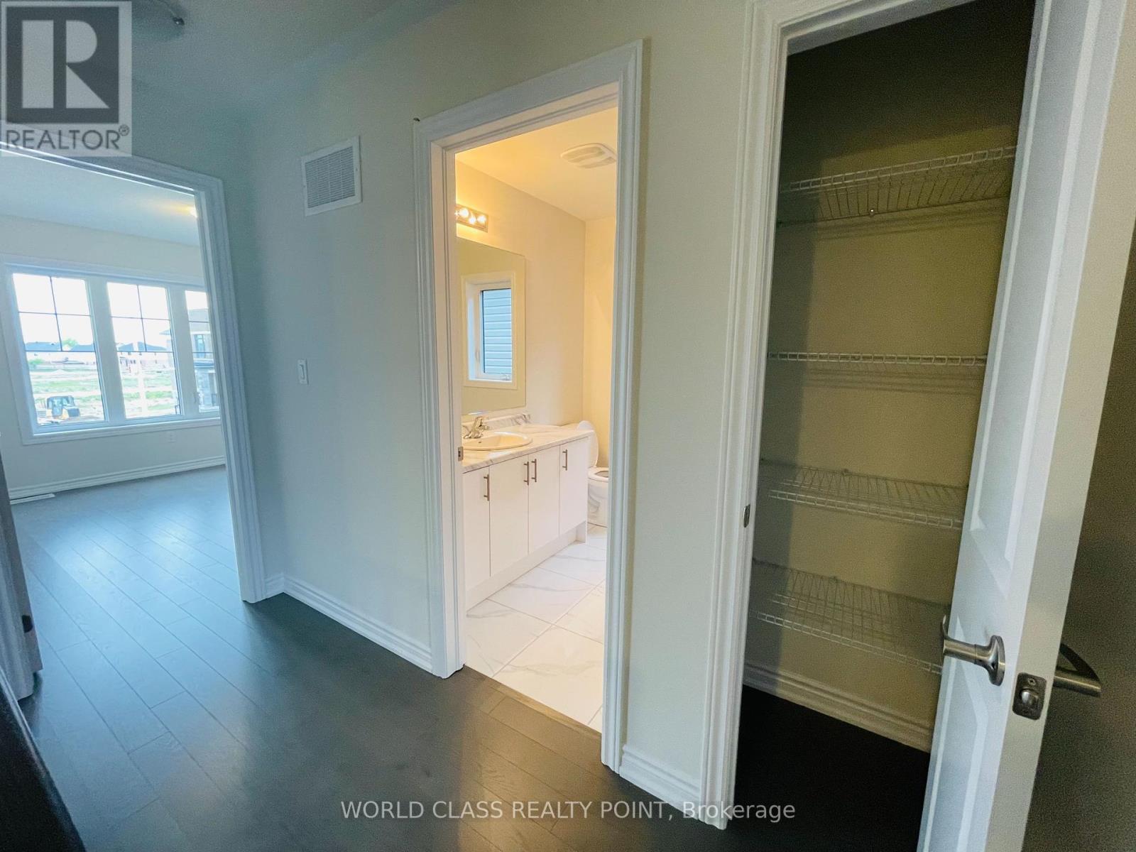 24 Rochester Drive, Barrie (Innis-Shore), Ontario  L9J 0W1 - Photo 24 - S12199476