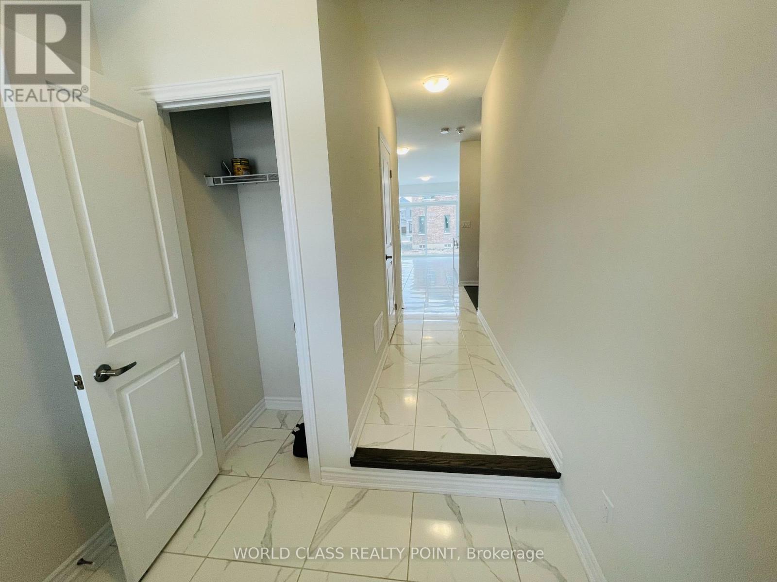 24 Rochester Drive, Barrie (Innis-Shore), Ontario  L9J 0W1 - Photo 3 - S12199476