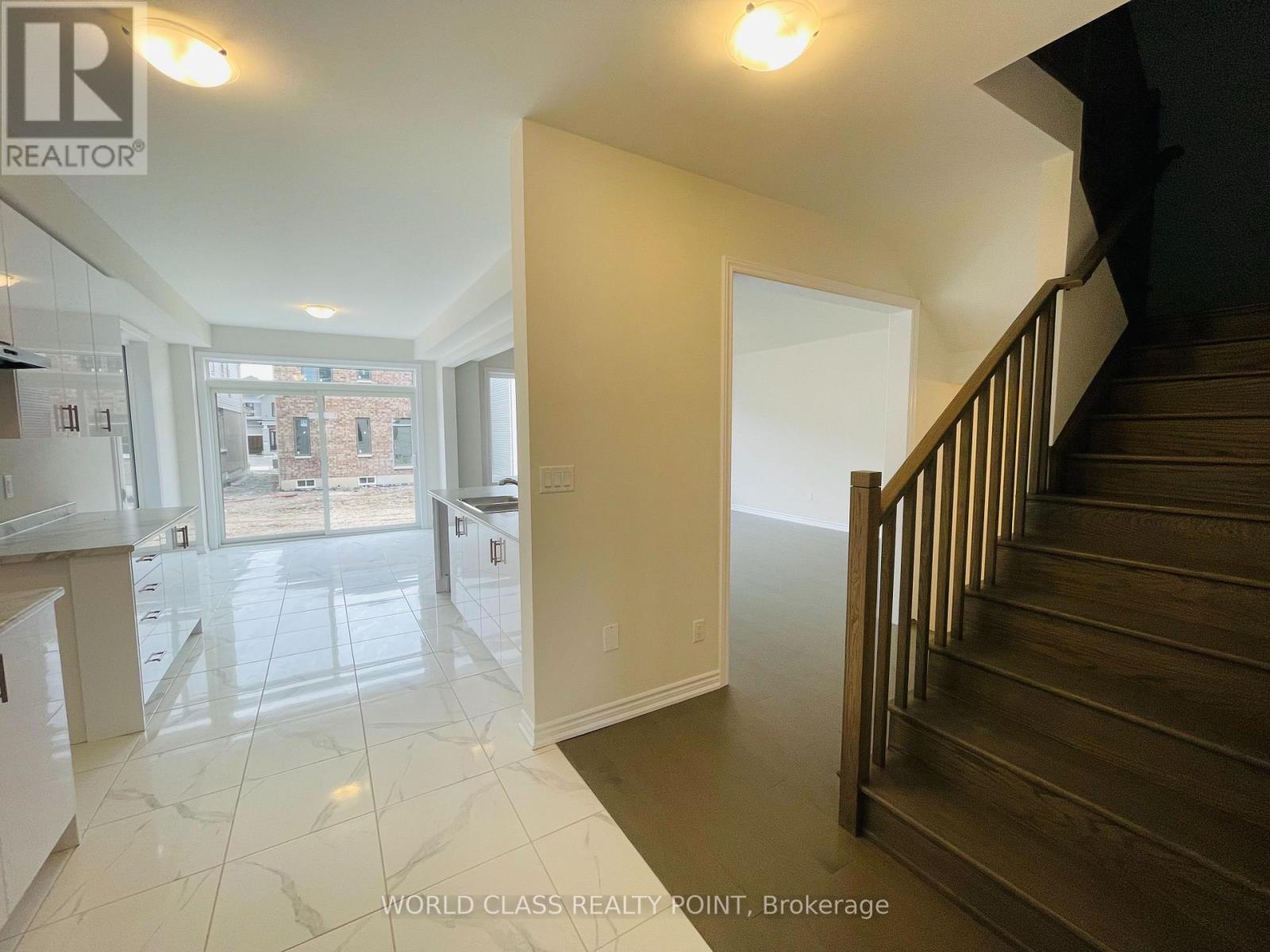 24 Rochester Drive, Barrie (Innis-Shore), Ontario  L9J 0W1 - Photo 5 - S12199476