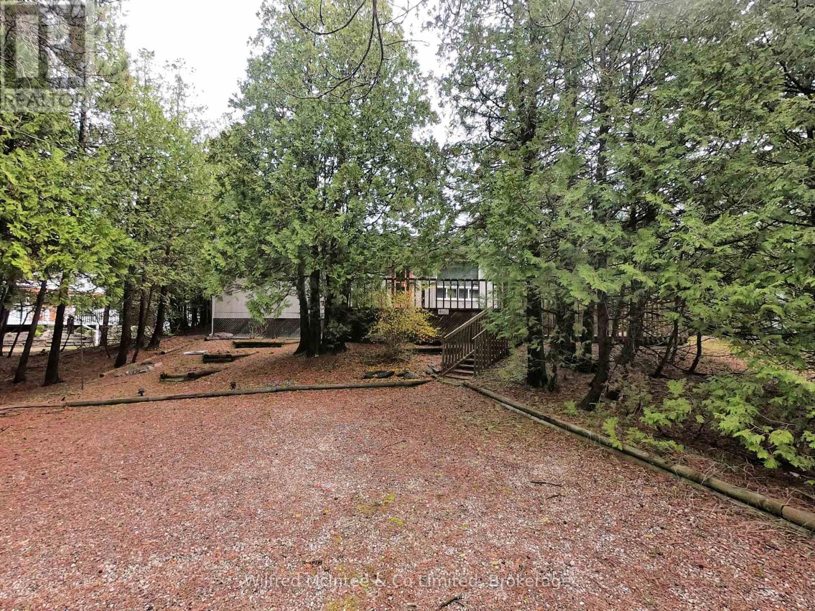 278 Ogimah Road W, South Bruce Peninsula, Ontario  N0H 2G0 - Photo 3 - X12206794