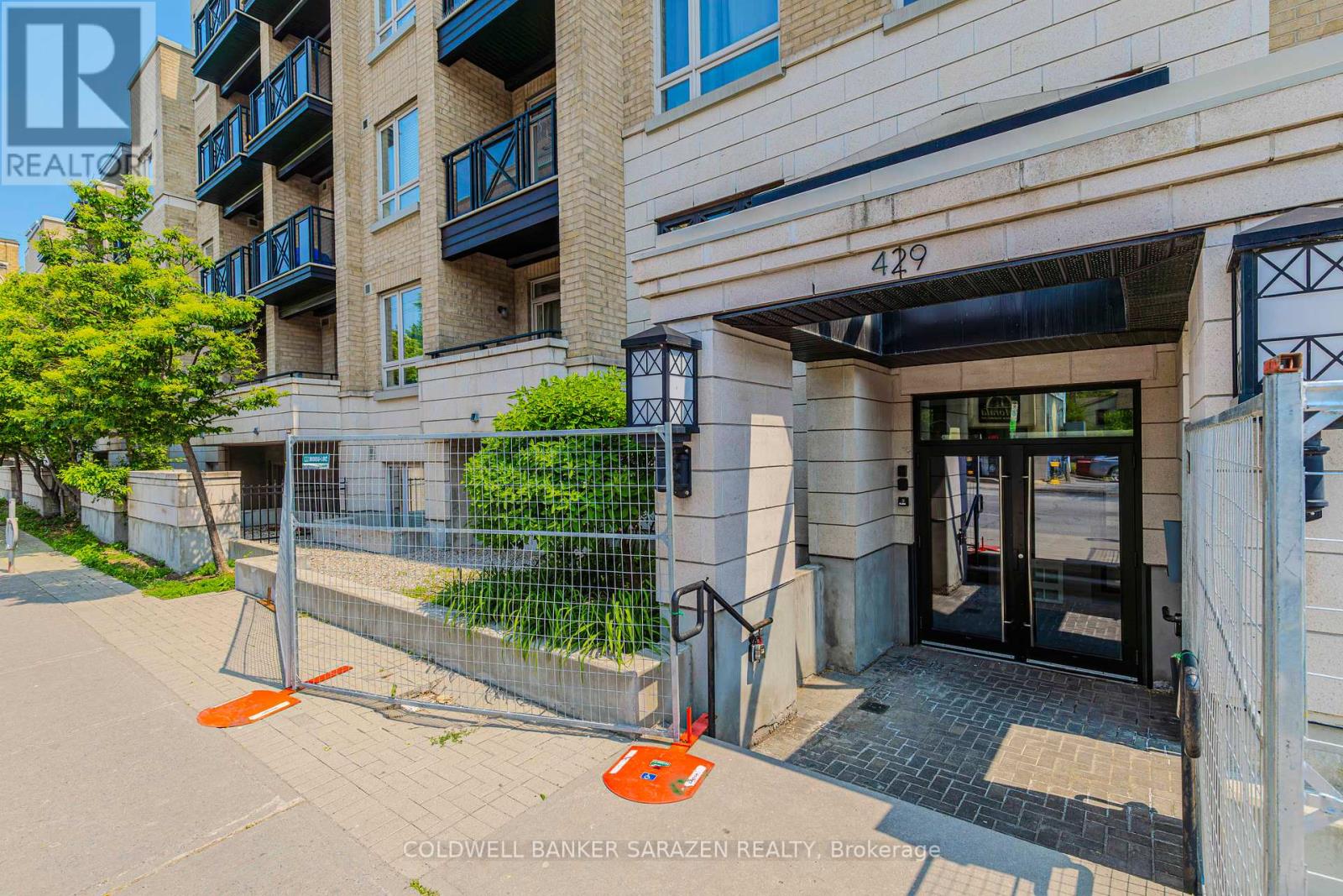 218 - 429 Kent Street, Ottawa, Ontario  K2P 1B5 - Photo 3 - X12207400