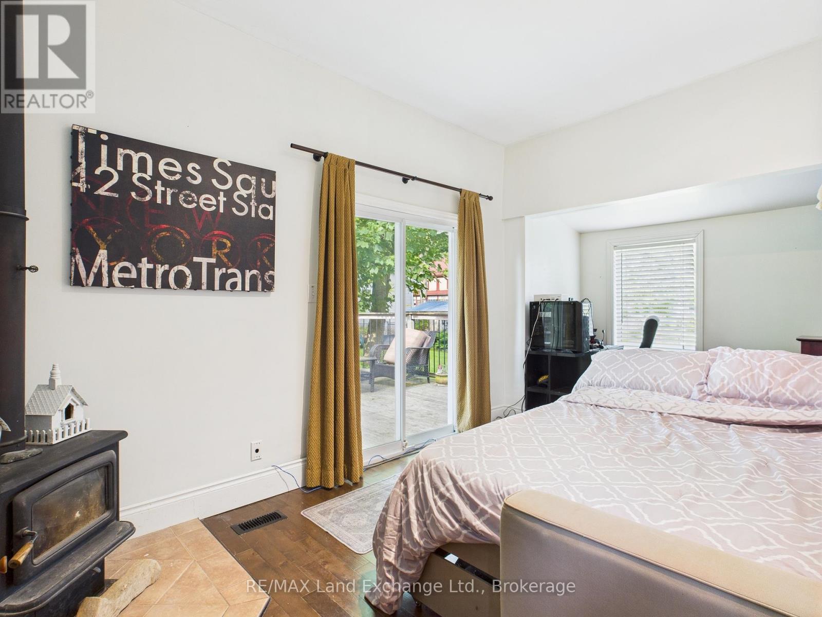 20 Queen Street, Huron-Kinloss, Ontario  N0G 2R0 - Photo 15 - X12207434