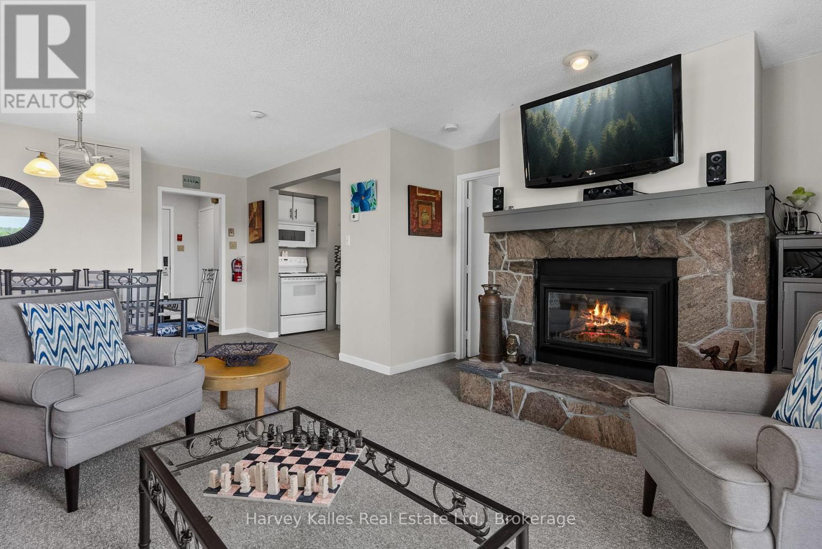 304 - 29 Deerhurst Tennisview, Huntsville, Ontario  P1H 1A9 - Photo 8 - X12207463