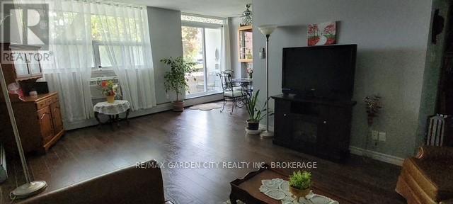 104 - 365 Geneva Street, St. Catharines (Fairview), Ontario  L2N 5S7 - Photo 8 - X12086807