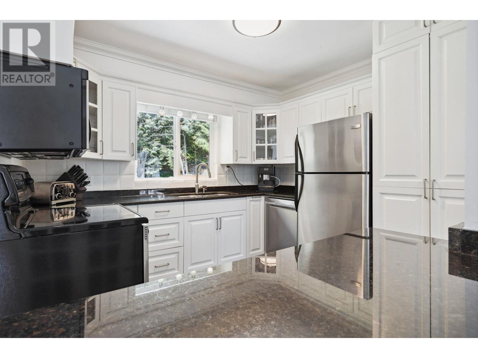 1643 Arborlynn Drive, North Vancouver, British Columbia  V7J 2V7 - Photo 13 - R3012292