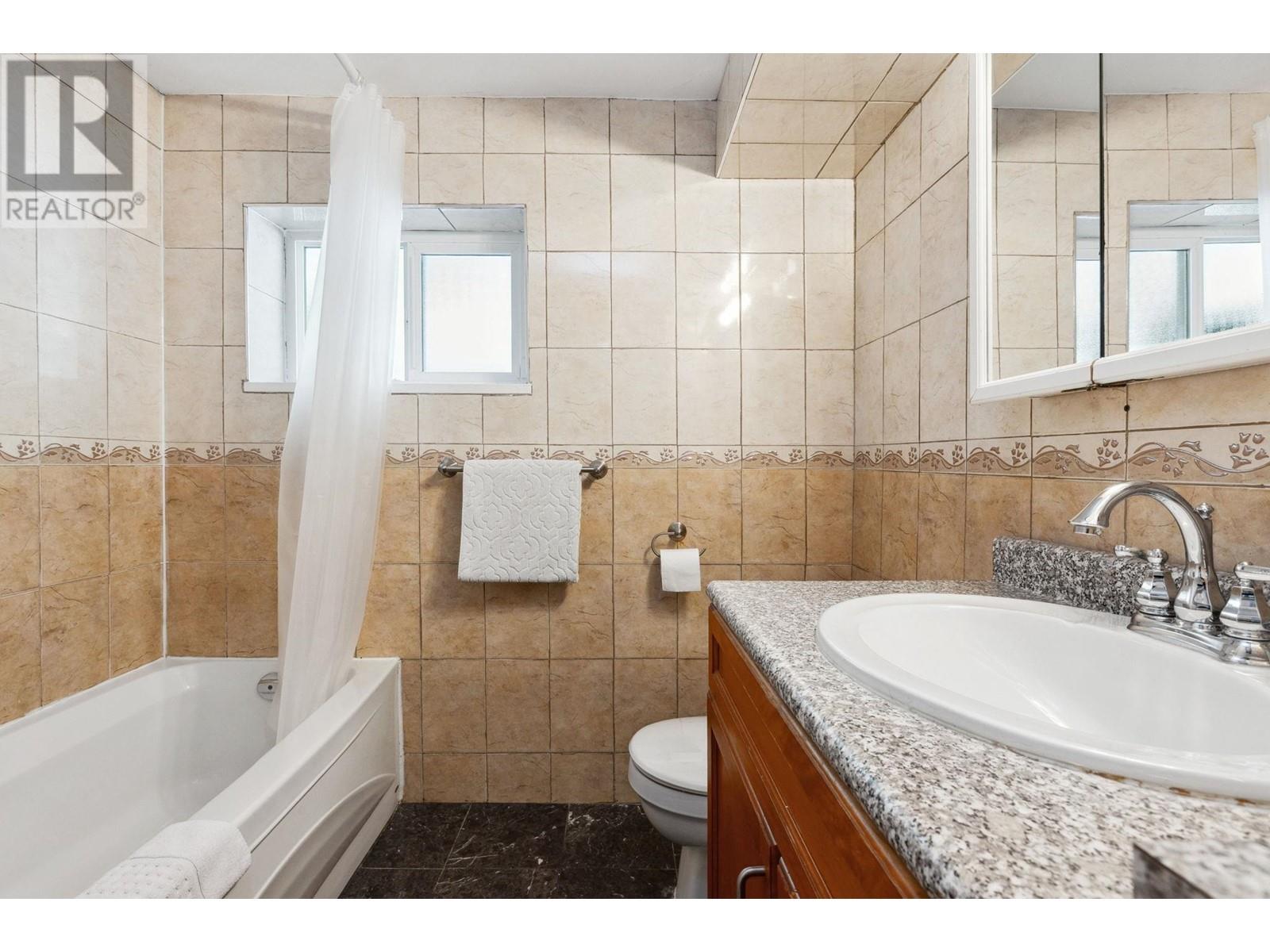 1643 Arborlynn Drive, North Vancouver, British Columbia  V7J 2V7 - Photo 34 - R3012292
