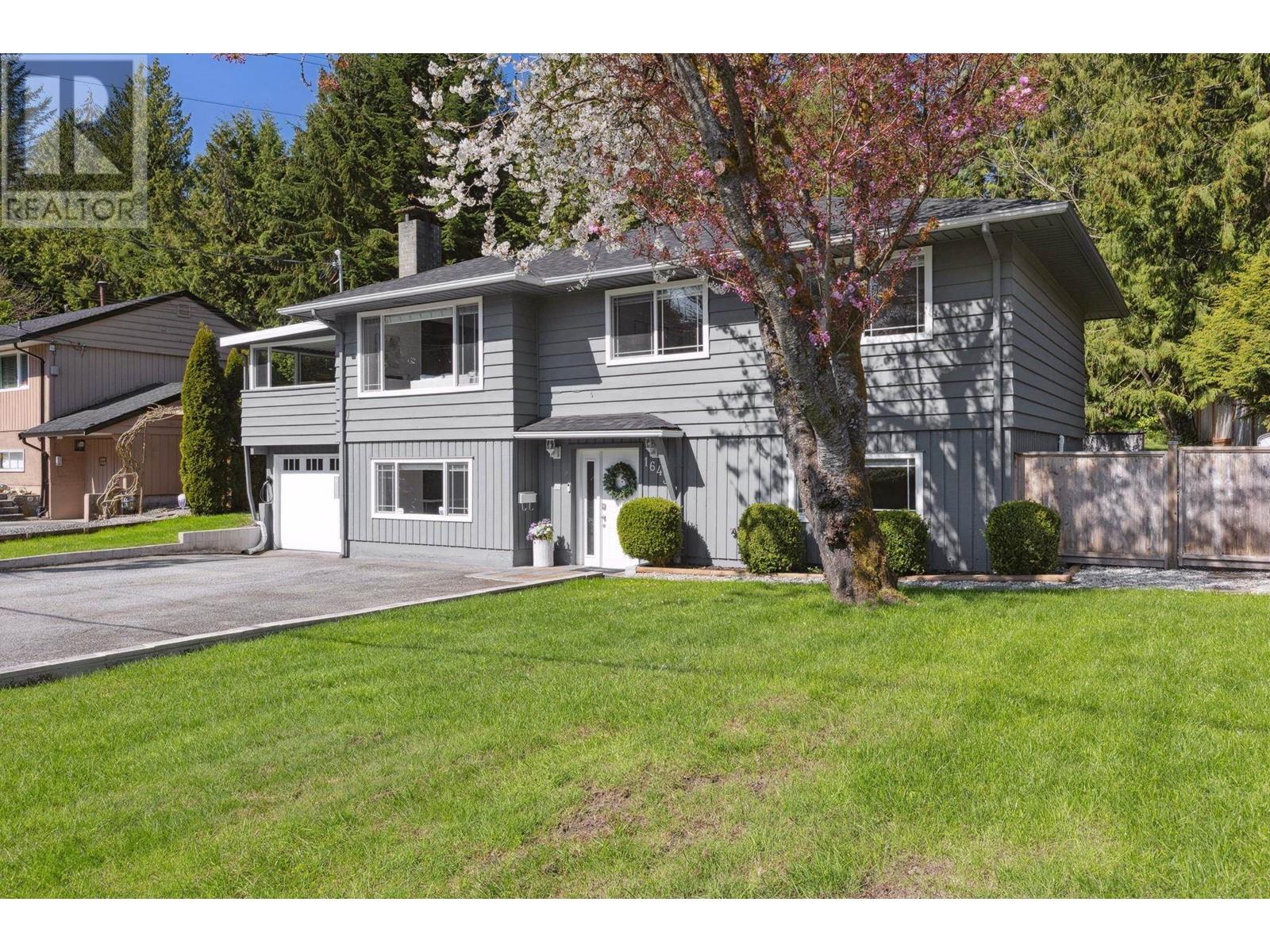 1643 Arborlynn Drive, North Vancouver, British Columbia  V7J 2V7 - Photo 2 - R3012292