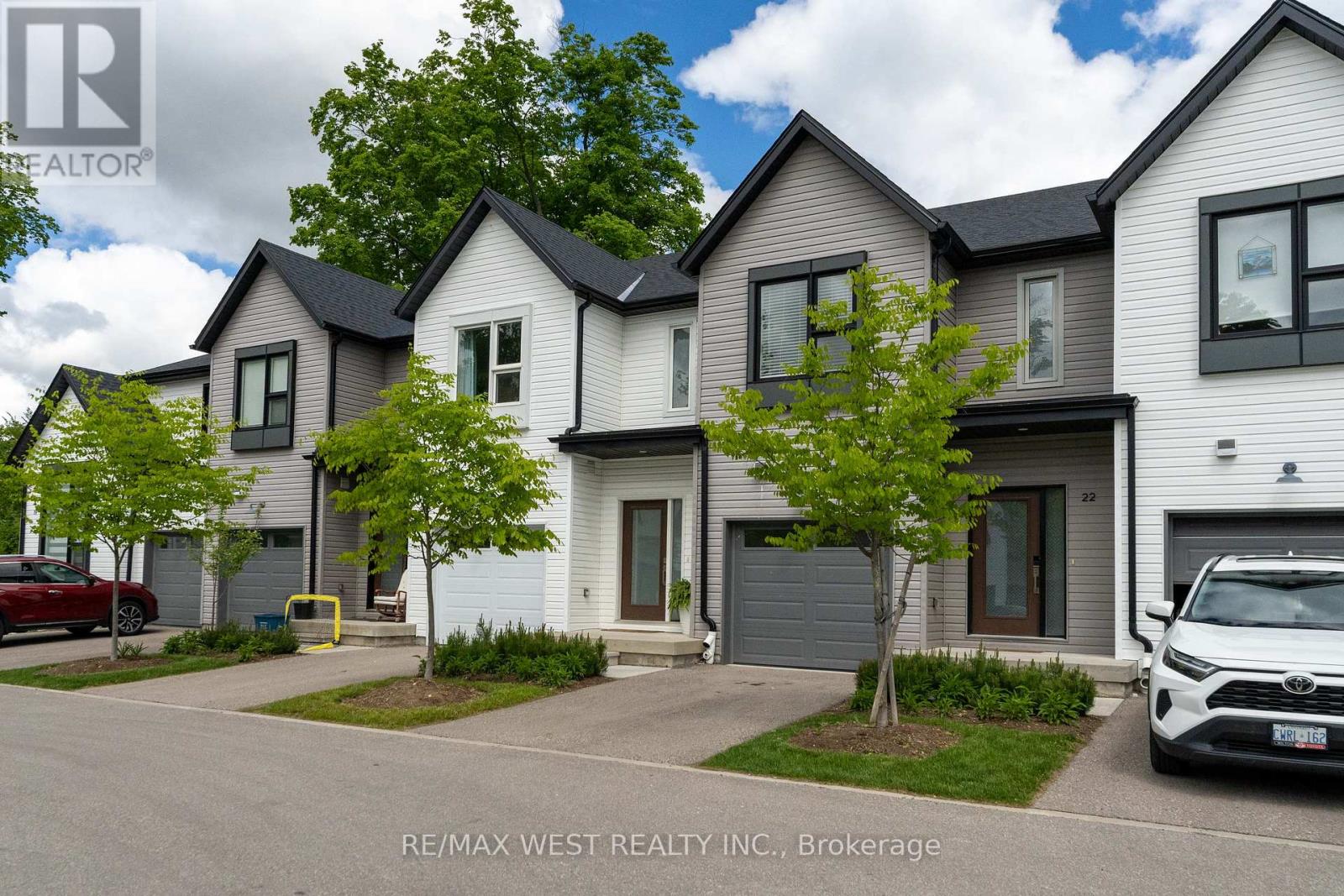 22 - 110 Fergus Avenue, Kitchener, Ontario  N2A 0K9 - Photo 2 - X12205502