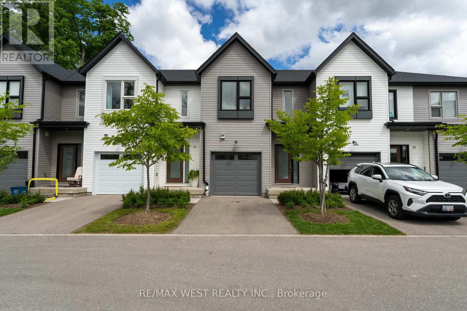22 - 110 Fergus Avenue, Kitchener, Ontario  N2A 0K9 - Photo 3 - X12205502
